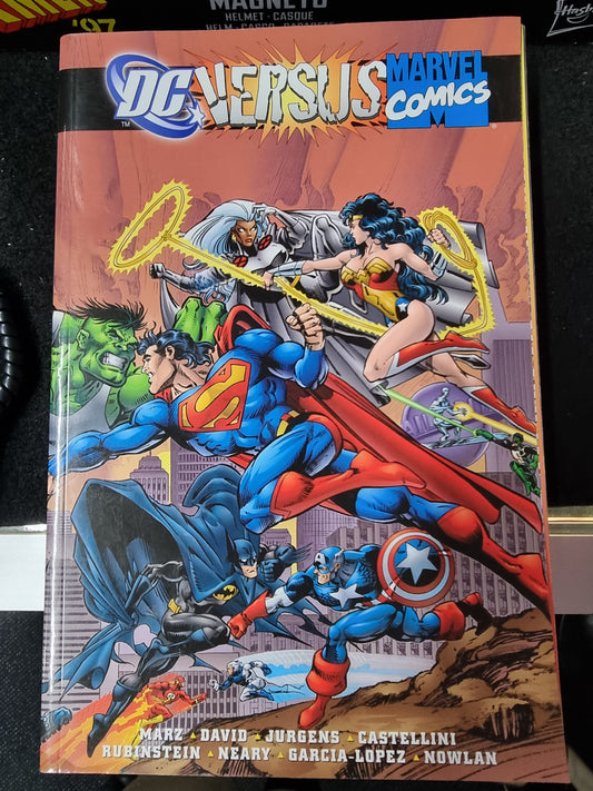 DC VERSUS MARVEL COMICS