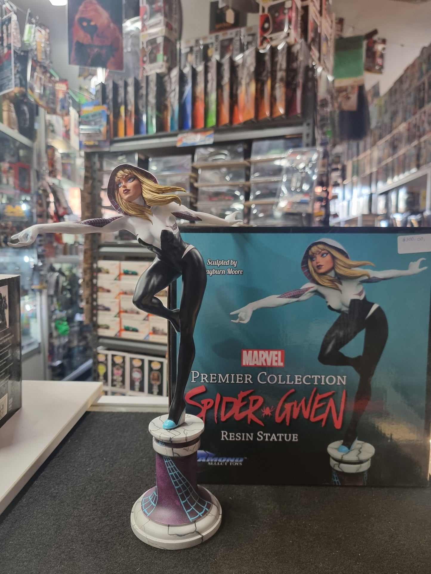 MARVEL PREMIER COLLECTION SPIDER GWEN RESIN STATUE 2825/3000
