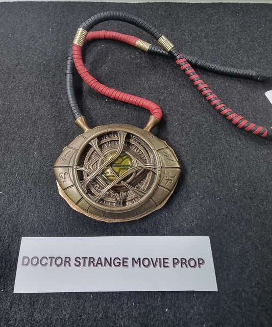 MARVEL DOCTOR STRANGE EYE OF AGAMOTTO NECKLACE