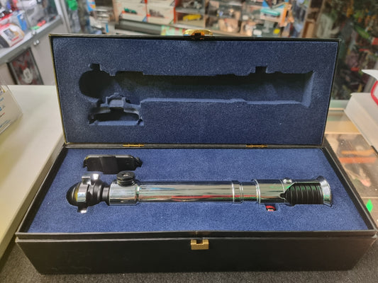 STAR WARS MASTER REPLICAS OBI-WWAN KENOBI LIGHTSABER