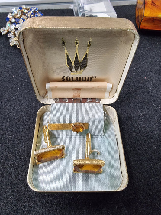 Vintage Soluda Gold Tone Cufflinks And Tie Pin Stones Gold Square