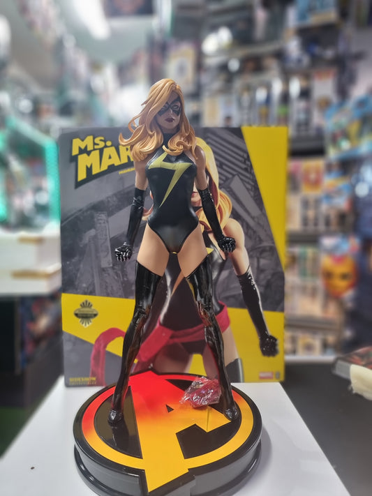 MS MARVEL PREMIUM FORMAT SIDESHOW EXCLUSIVE STATUE 558/750
