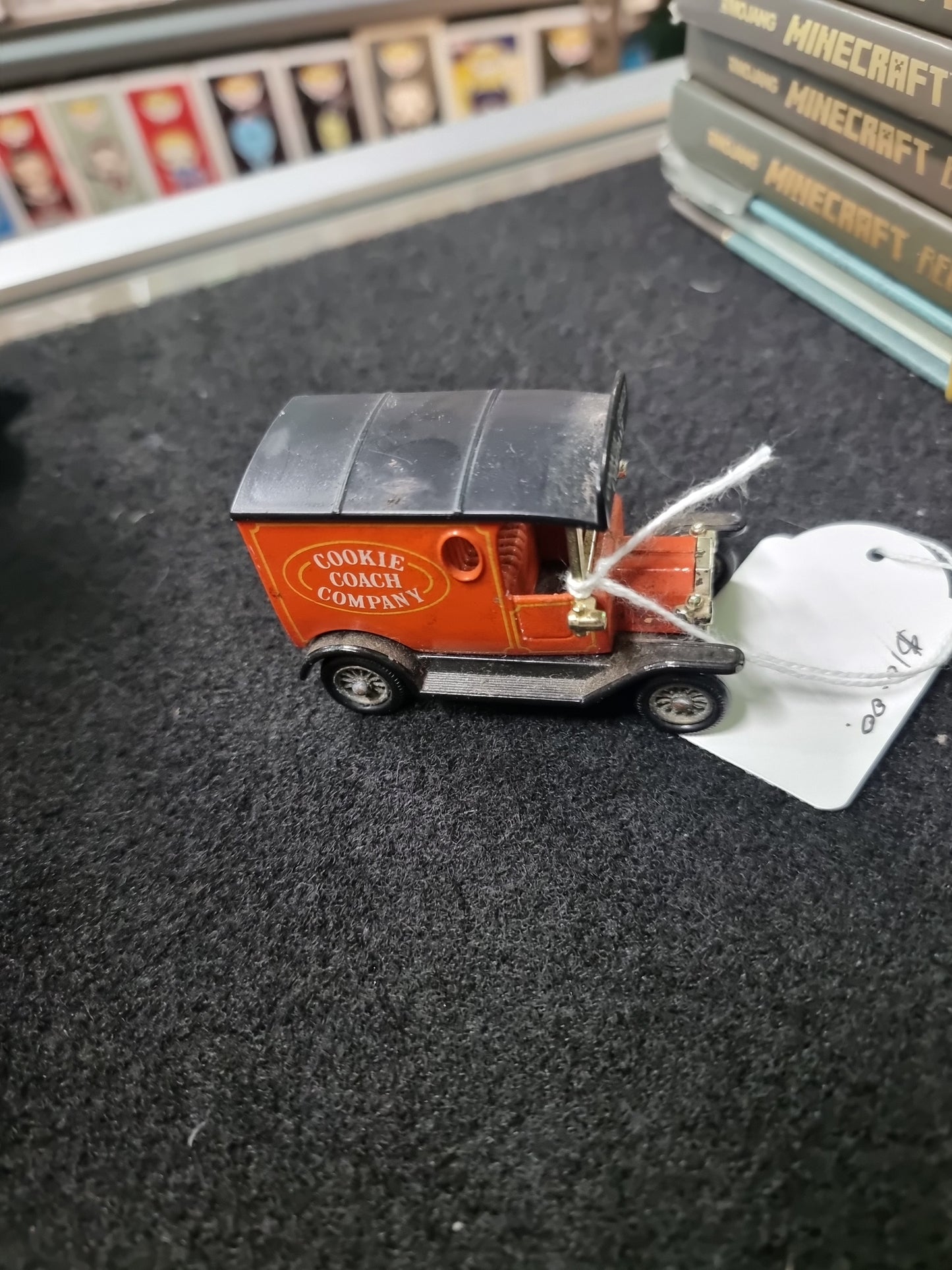 LLEDO DAYS GONE COOKIE COACH COMPANY 1920 FORD MODEL T VAN DIECAST LOOSE