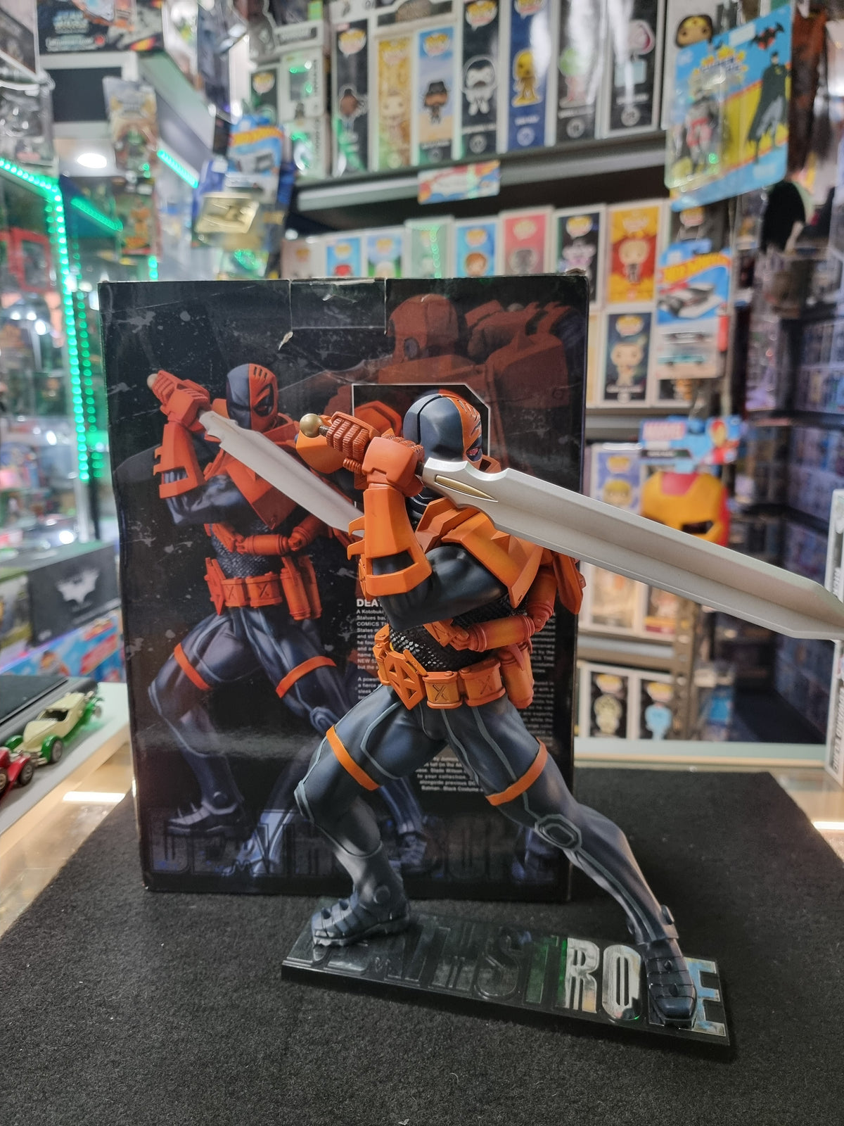 DEATHSTROKE KOTOBUKIYA 1/6 SCALE PVC STATUE