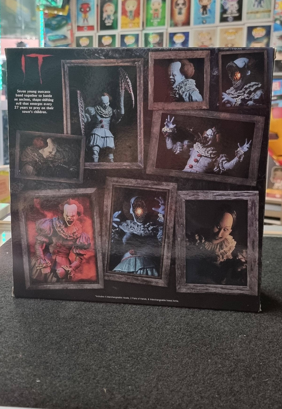 IT PENNYWISE THE DANCING CLOWN ACTION FIGURE
