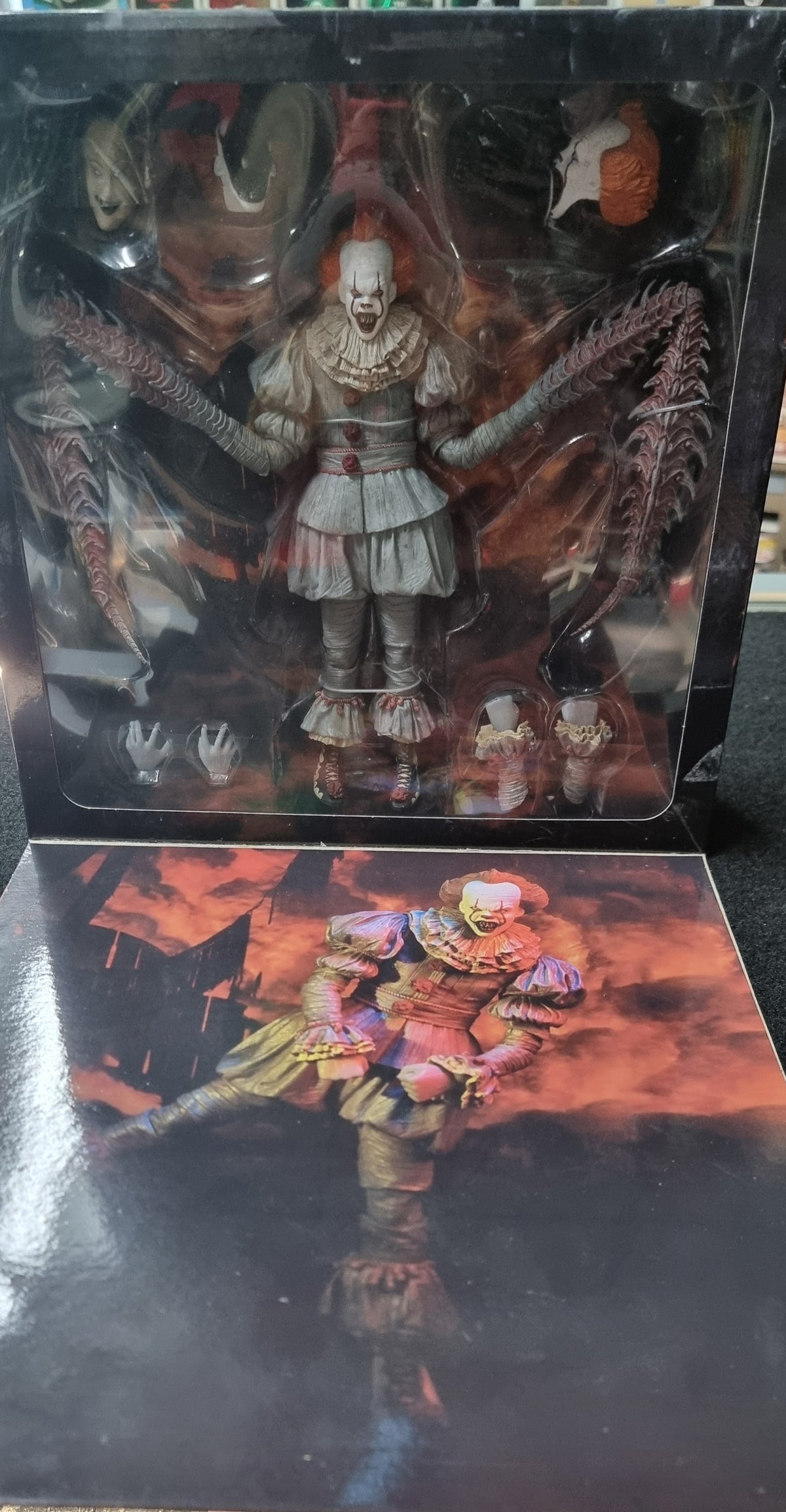 IT PENNYWISE THE DANCING CLOWN ACTION FIGURE
