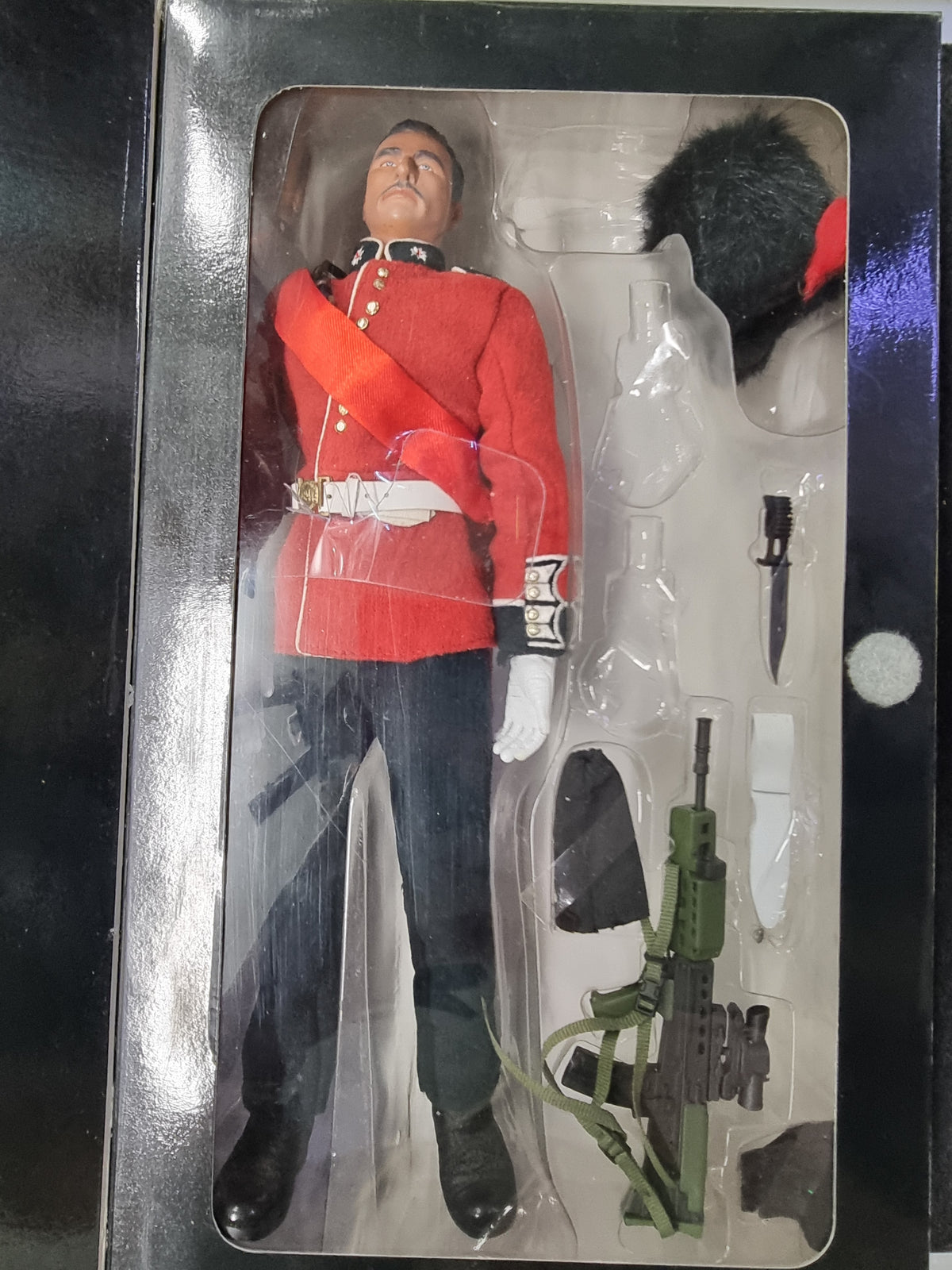Dragon Coldstream Guards Sergeant Miles Gates 12” Action Figure 2002 70209