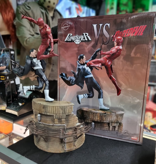 SIDESHOW COLLECTIBLES PUNISHER vs DAREDEVIL DIORAMA 283/1000