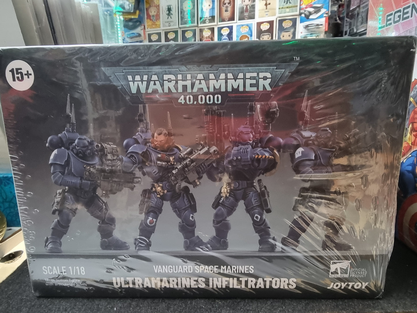 JOYTOY WARHAMMER 40K SPACE MARINES ULTRAMARINES INFILTRATORS 1/18 ACTION FIGURE