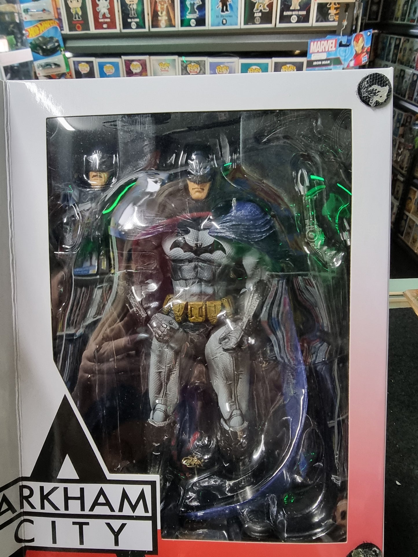 BATMAN ARKHAM CITY PLAY ARTS NO:1 BATMAN ACTION FIGURE