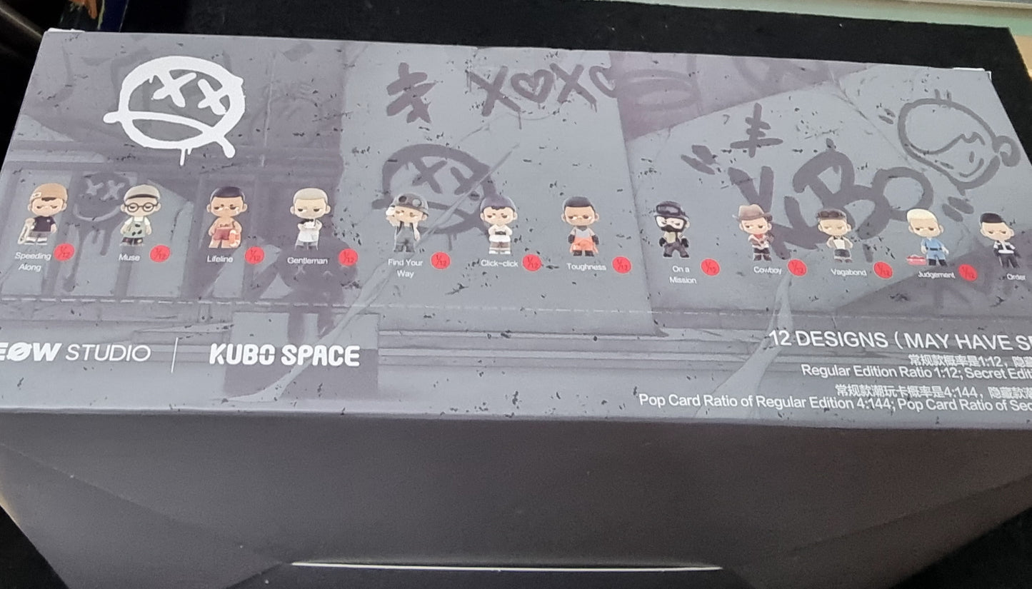 POP MART KUBO SPACE WALKS OF LIFE BLIND BOX SET