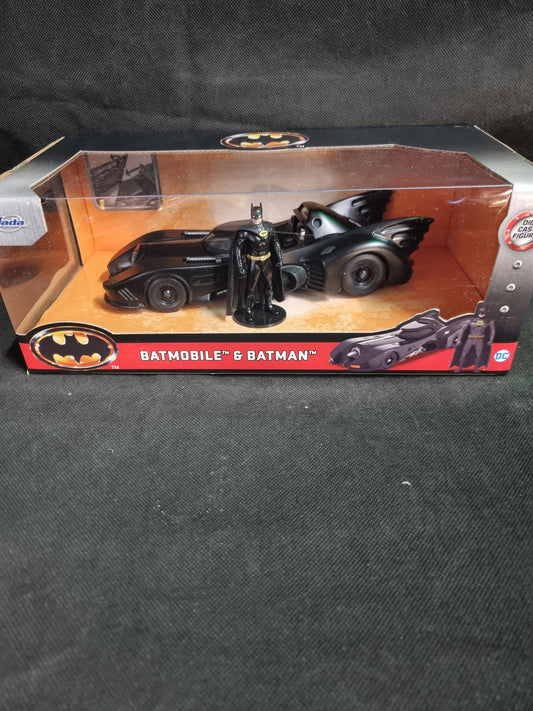 JADA BATMAN & BATMOBILE DIE CAST