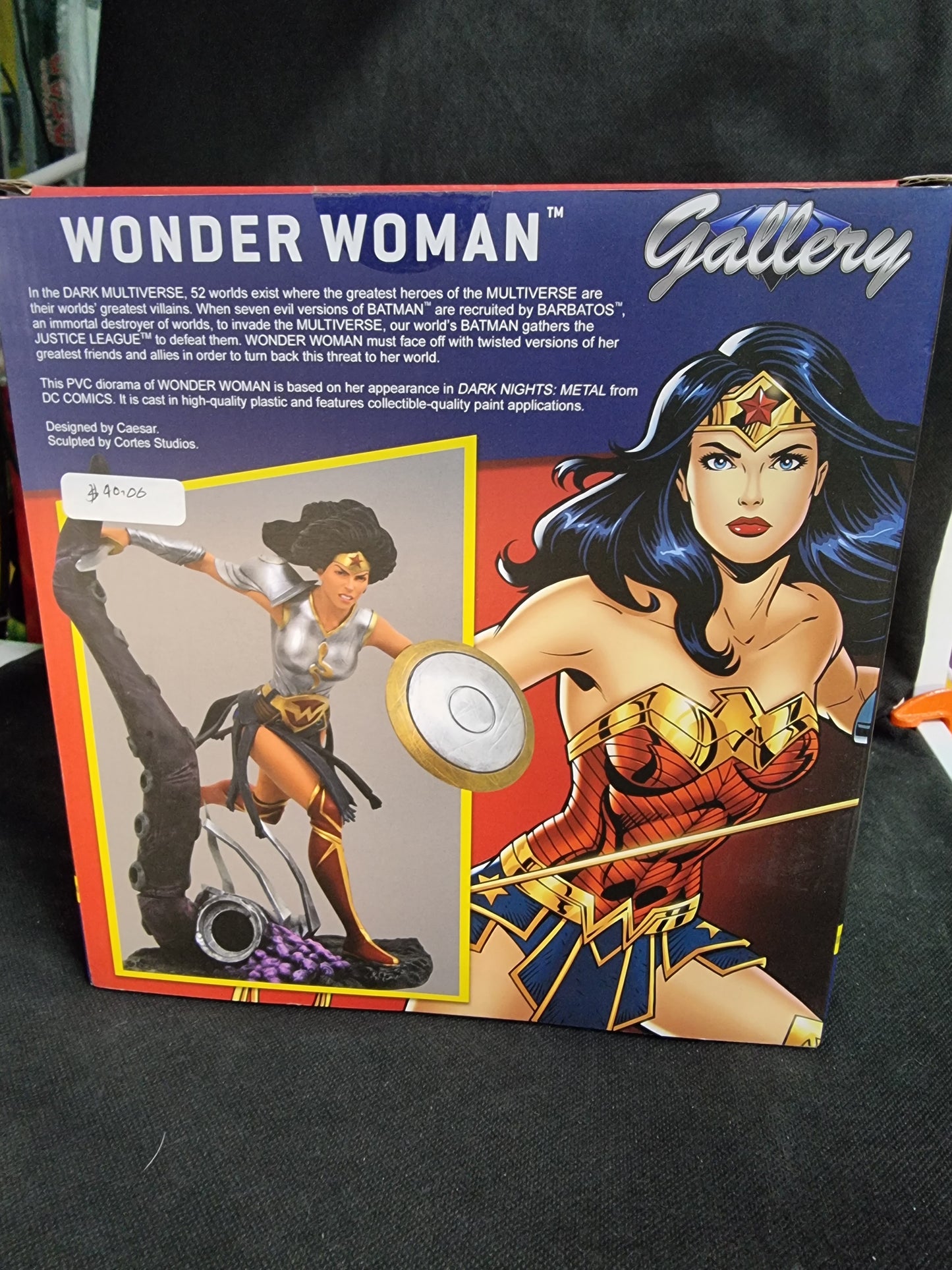 Diamond Select DC Gallery Wonder Woman PVC Diorama Sculpted by Cortes Studios