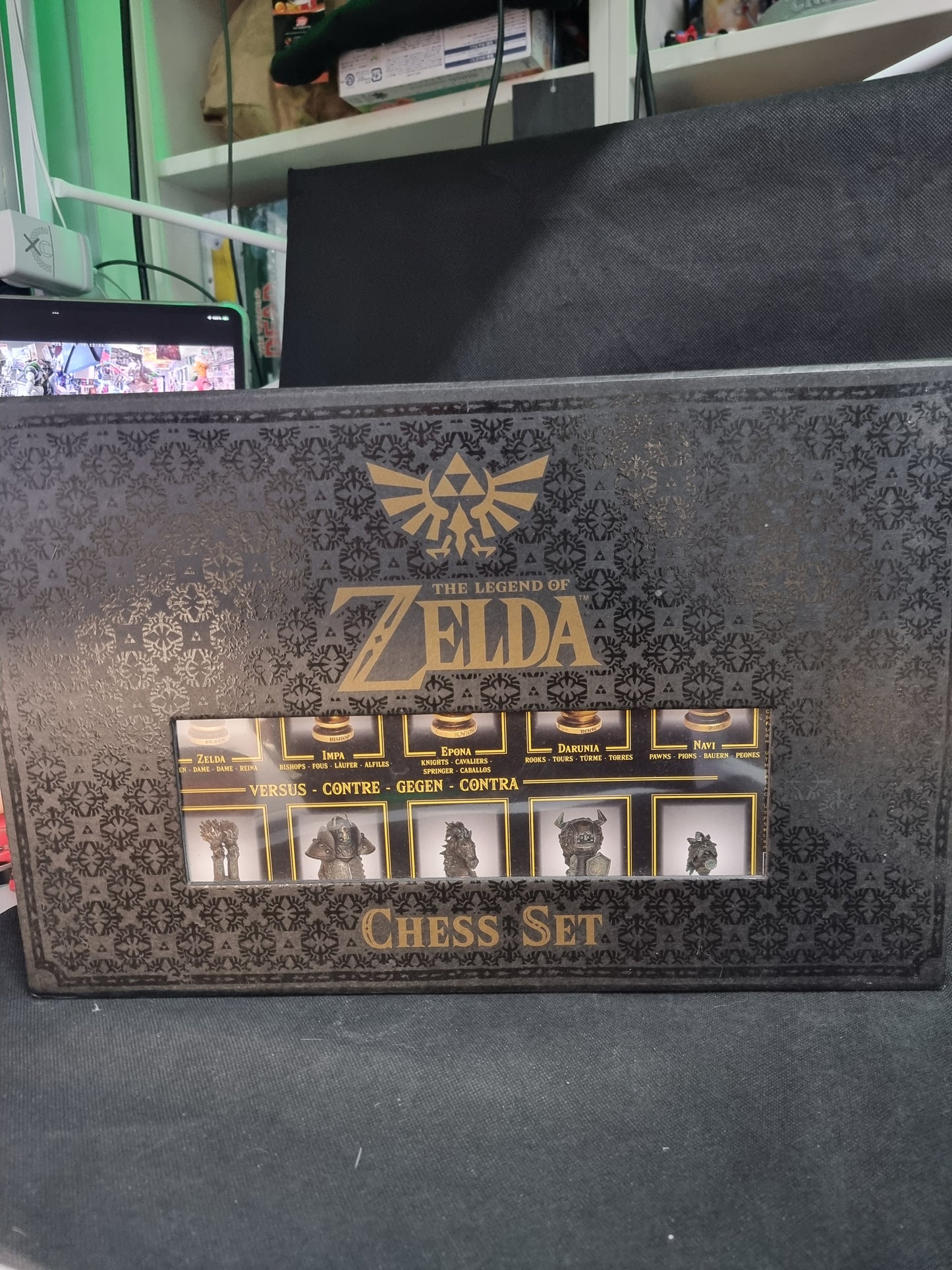 THE LEGEND OF ZELDA CHESS SET