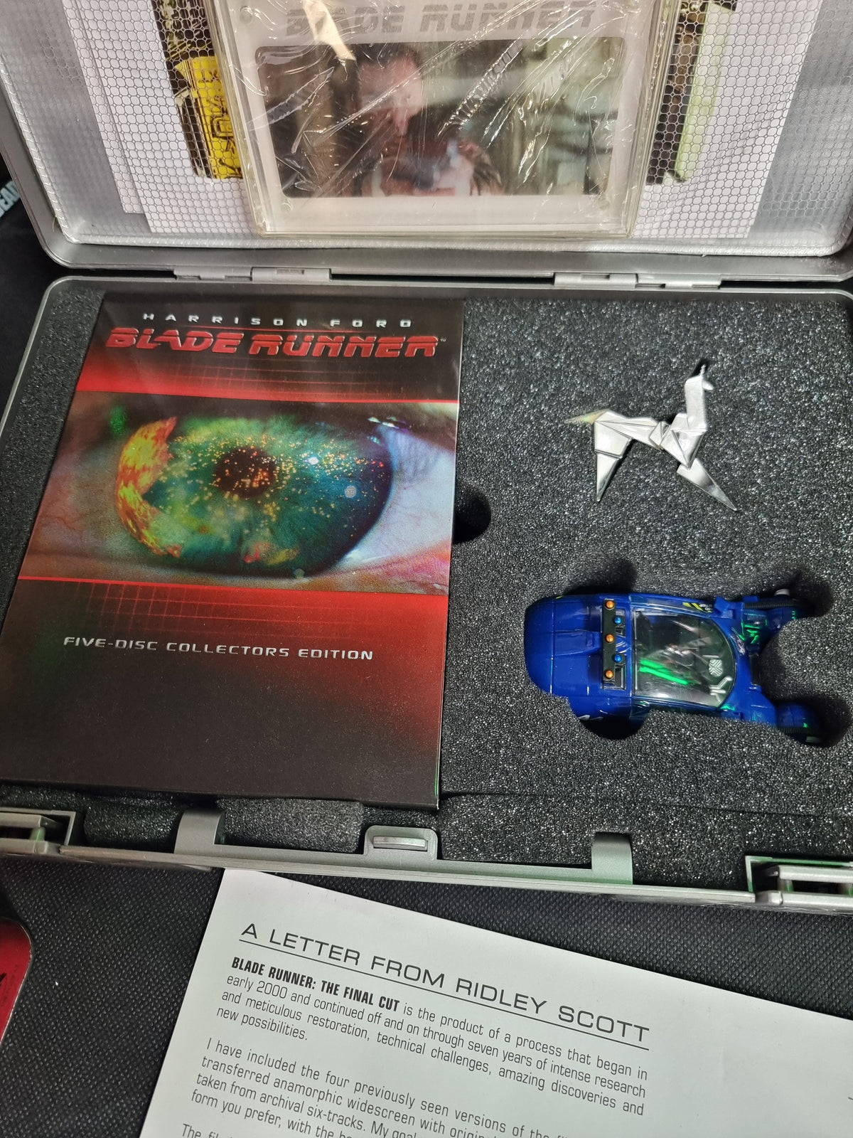 BLADE RUNNER--ULTIMATE HD-DVD BRIEFCASE EDITION SET ( BOXED CHIPPED)