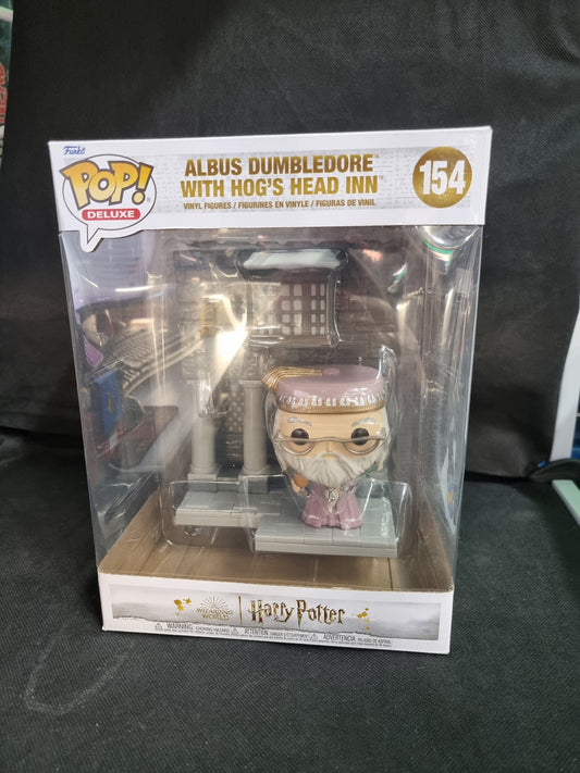 FUNKO DELUXE HARRY POTTER ALBUS DUMBLEDORE WITH HOG'S HEAD INN #154