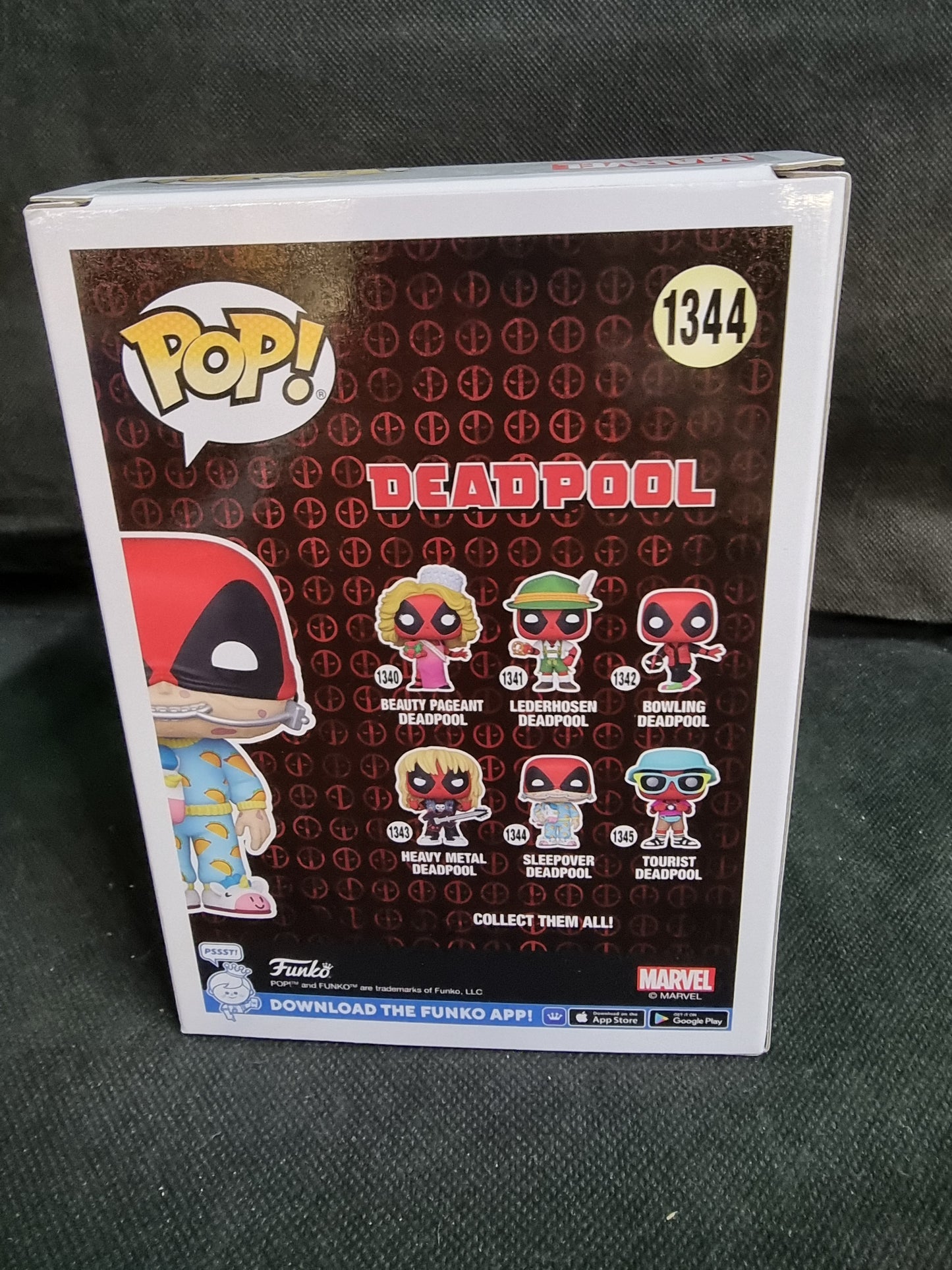 FUNKO POP MARVEL SLEEPOVER DEADPOOL #1344