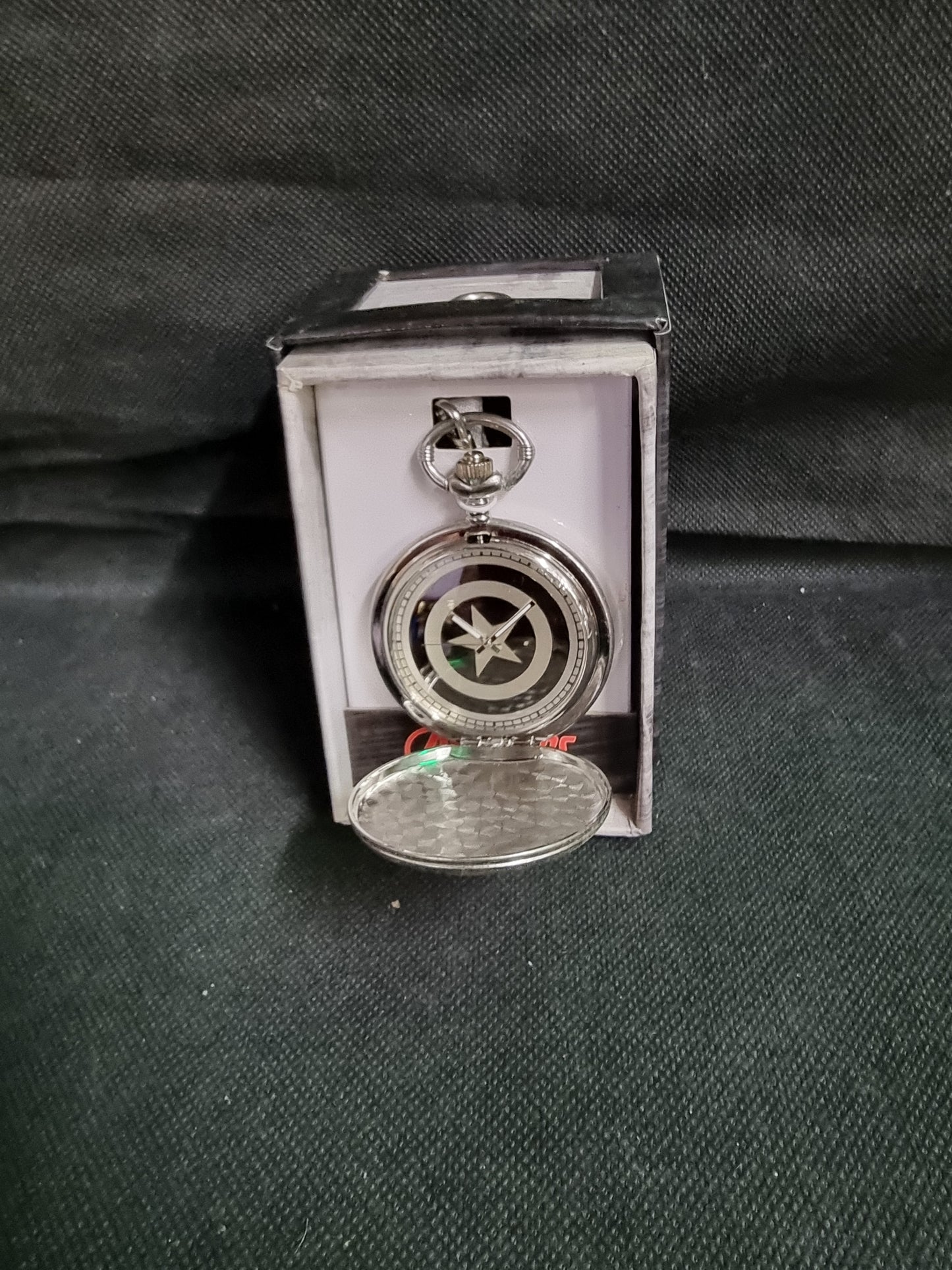 MARVEL AVENGERS CAPTAIN AMERICA POCKET WATCH