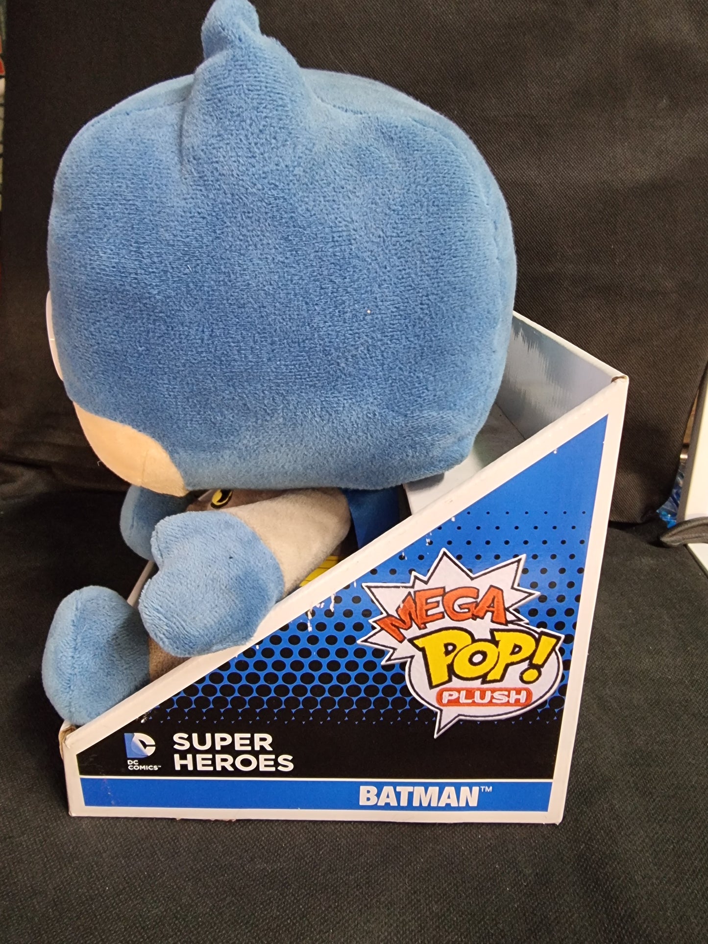 FUNKO DC SUPER HEROES BATMAN MEGA POP PLUSH