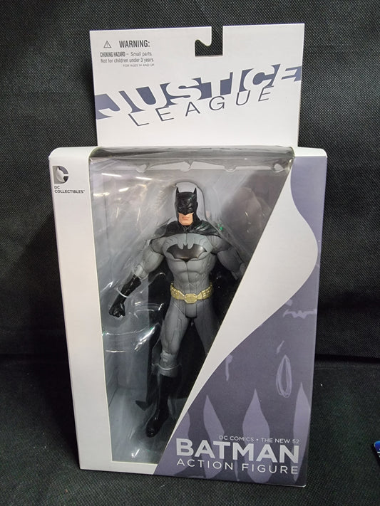 JUSTICE LEAGUE BATMAN ACTIOM FIGURE