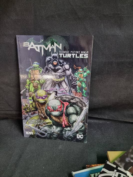 DC COMICS BATMAN /TEENAGE MUTANT NINJA TURTLES