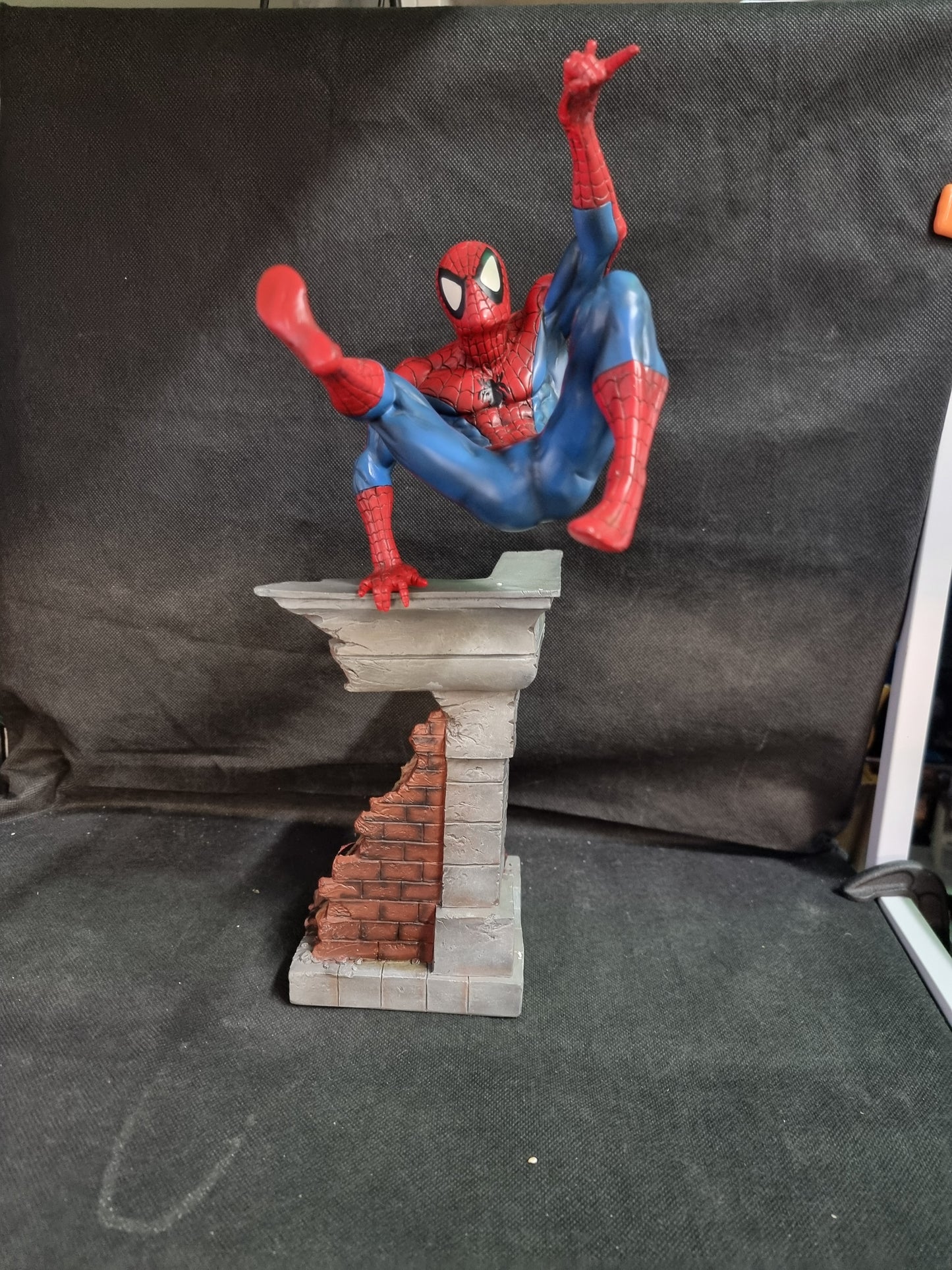 THE AMAZING SPIDER-MAN STATUE  1585/1750