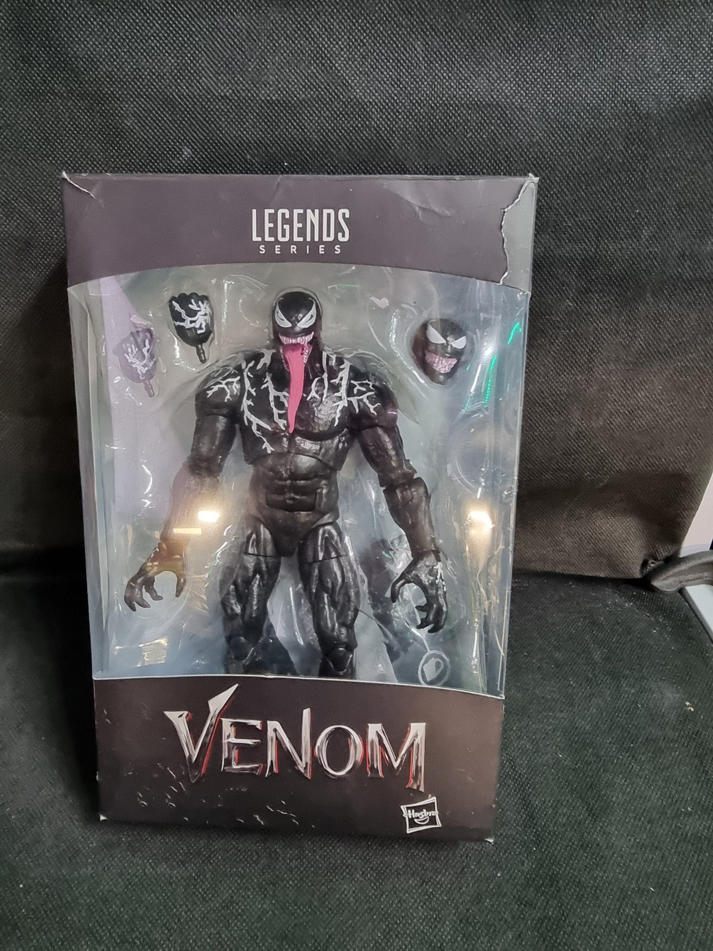 MARVEL LEGENDS SERIES VENOM (DAMAGED BOX)