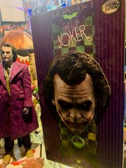 THE DARK KNIGHT THE JOKER HOT TOYS 1/4 SCALE EXCLUSIVE FIGURE