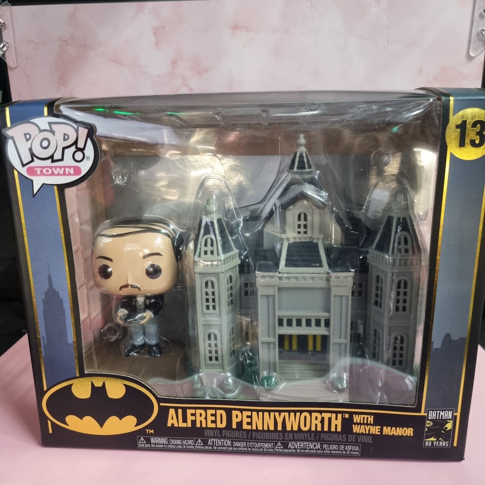 Funko Pop! Town: DC Universe - Alfred Pennyworth with Wayne Manor #13