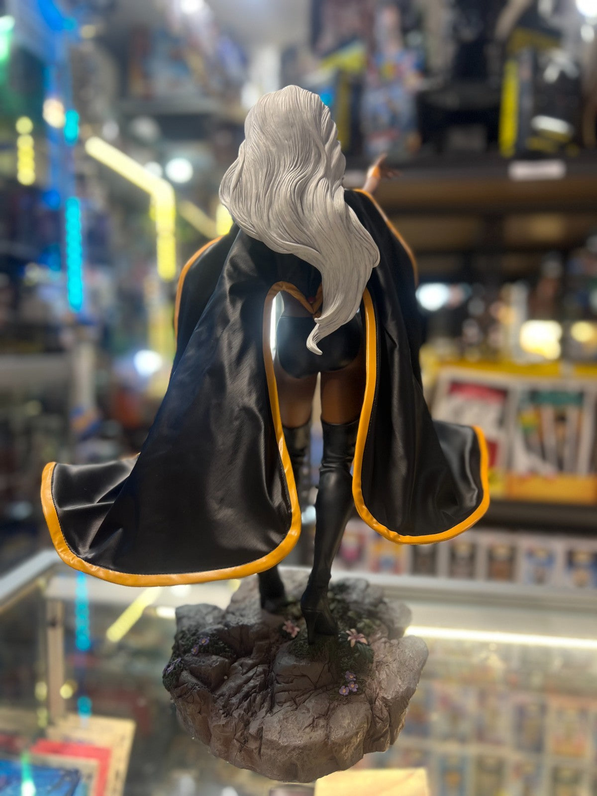 Sideshow Collectibles 300100 X-Men 1/4 Scale Storm Premium Format Figure Statue