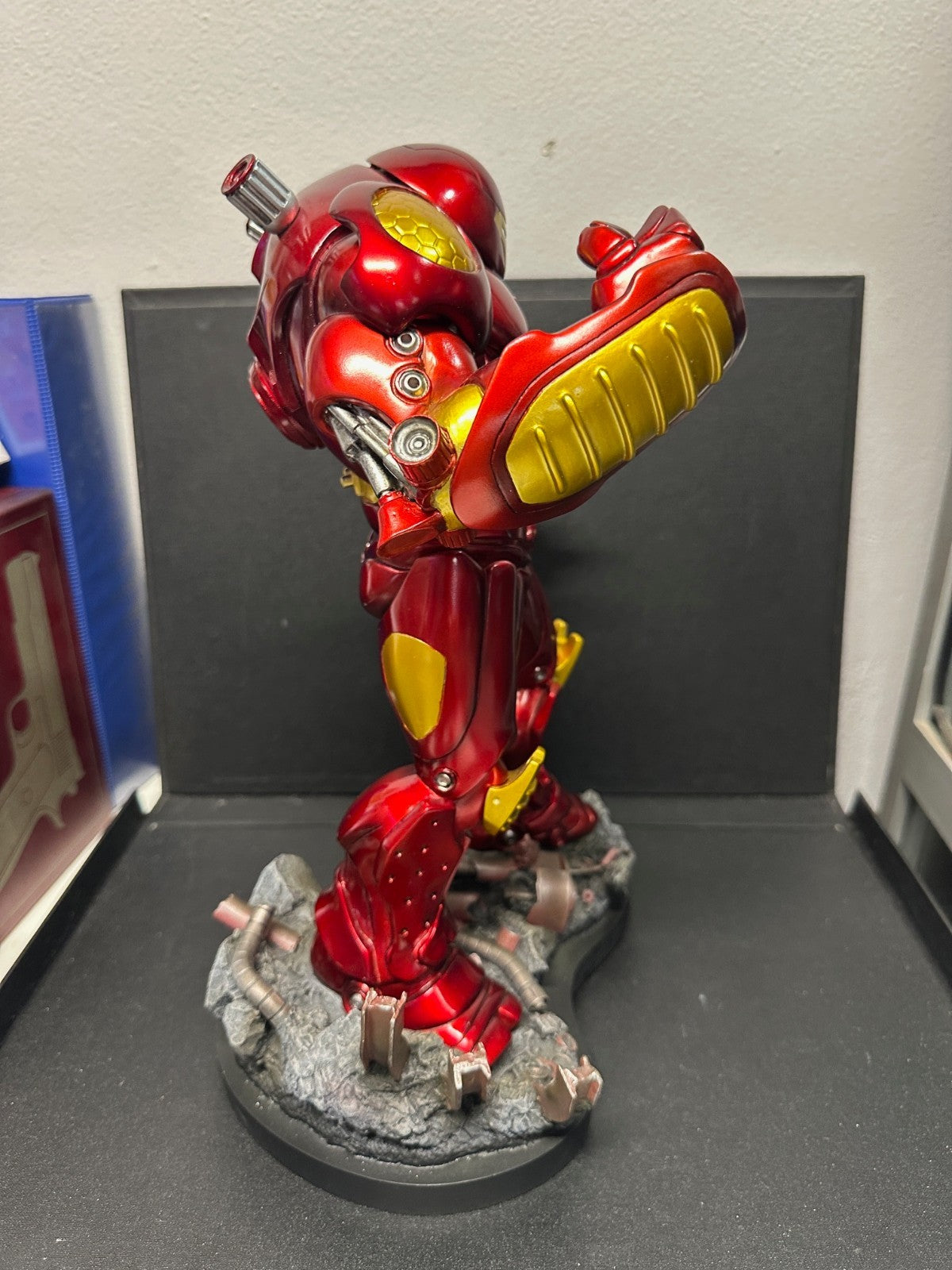 Invincible Iron Man Hulkbuster - Bowen Designs - Marvel Universe 473/1500 Rare