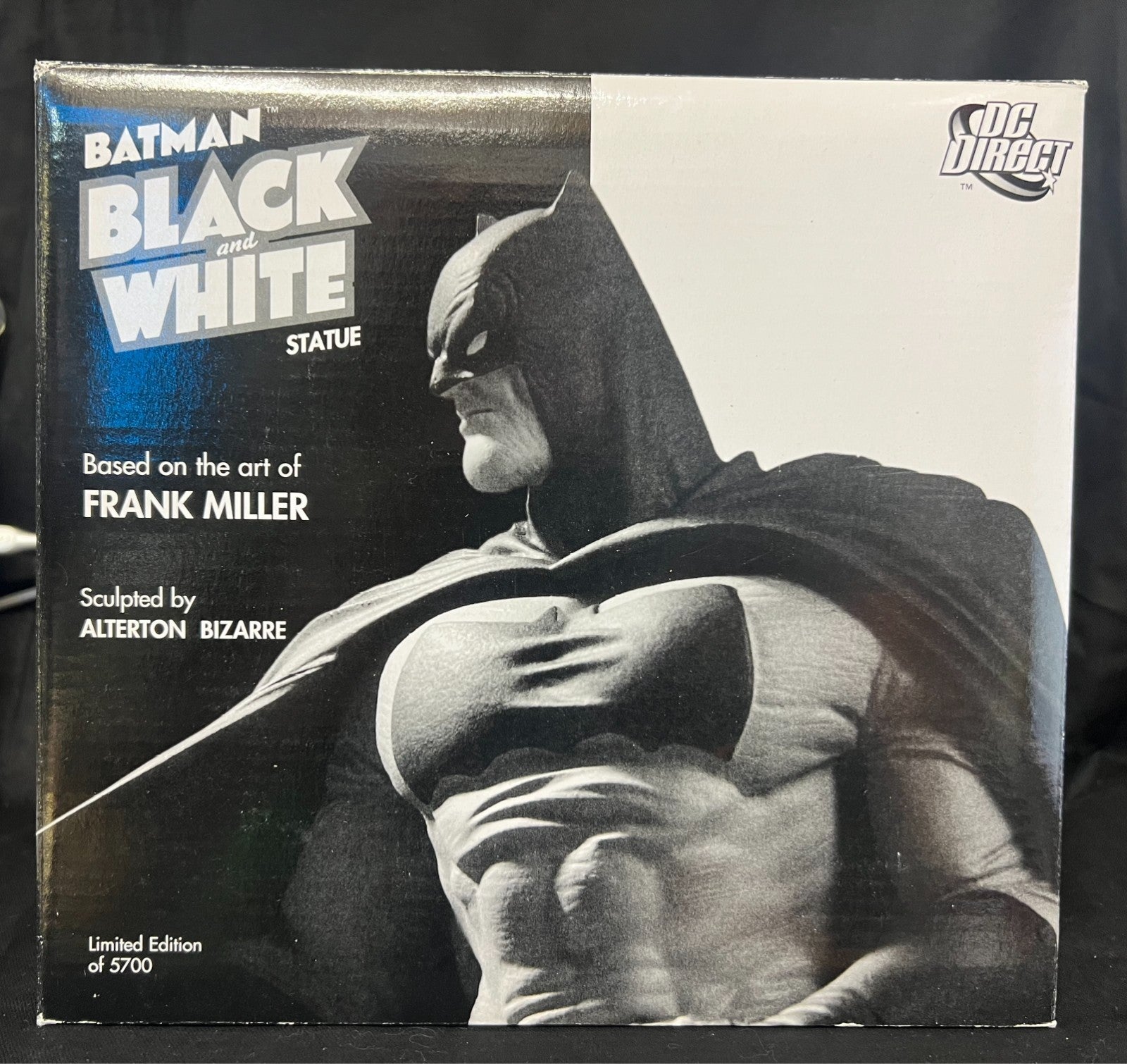 DC COLLECTIBLES BATMAN BLACK & WHITE STATUE BY FRANK MILLER SECOND EDITION