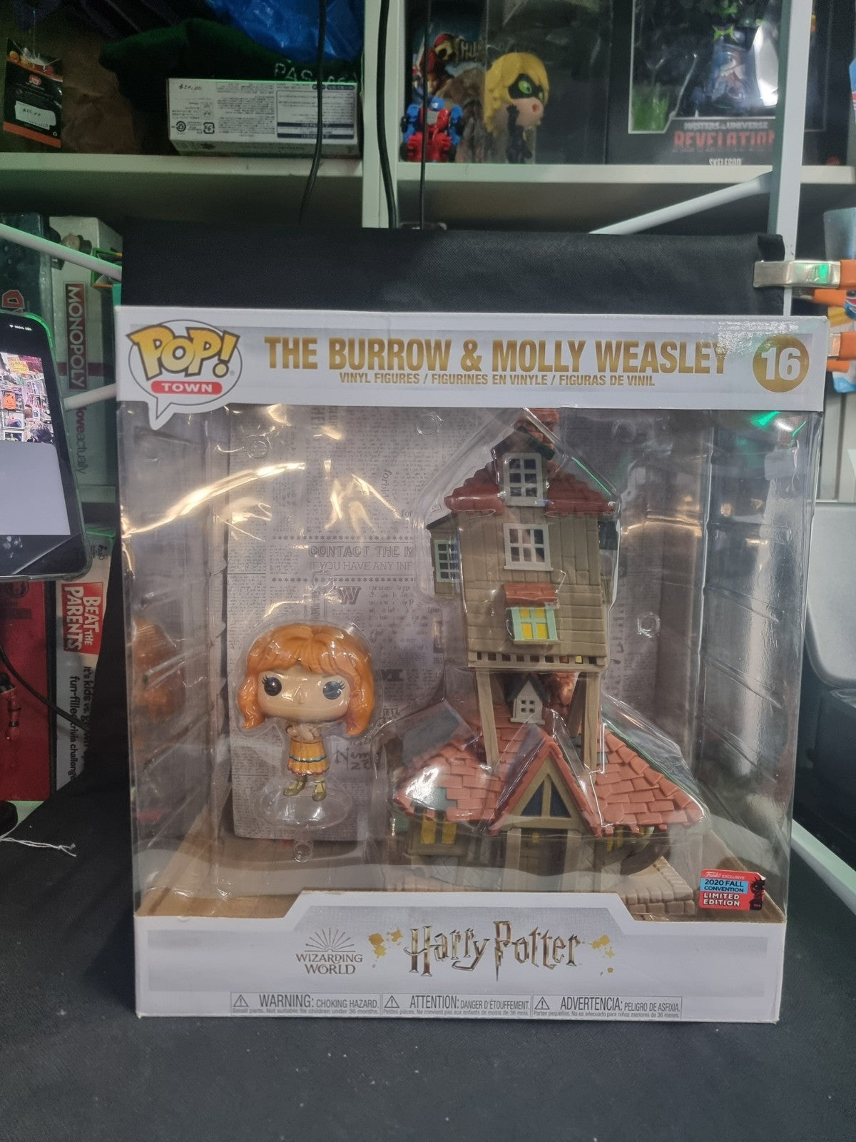 Funko Pop! Town The Burrow & Molly Weasley #16 NYCC 2020 Exclusive Harry Potter