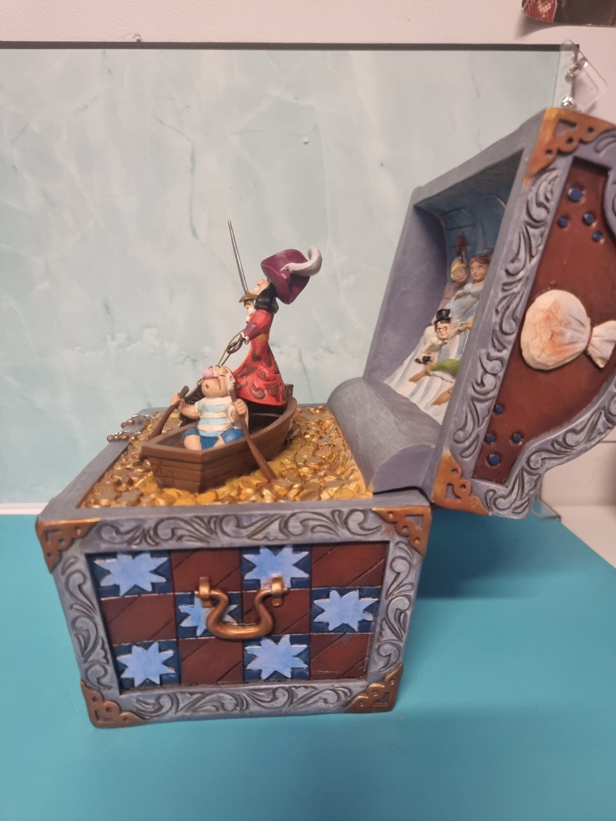 Disney Traditions by Jim Shore - Captain Hook Treasure Chest - Peter Pan Figurin