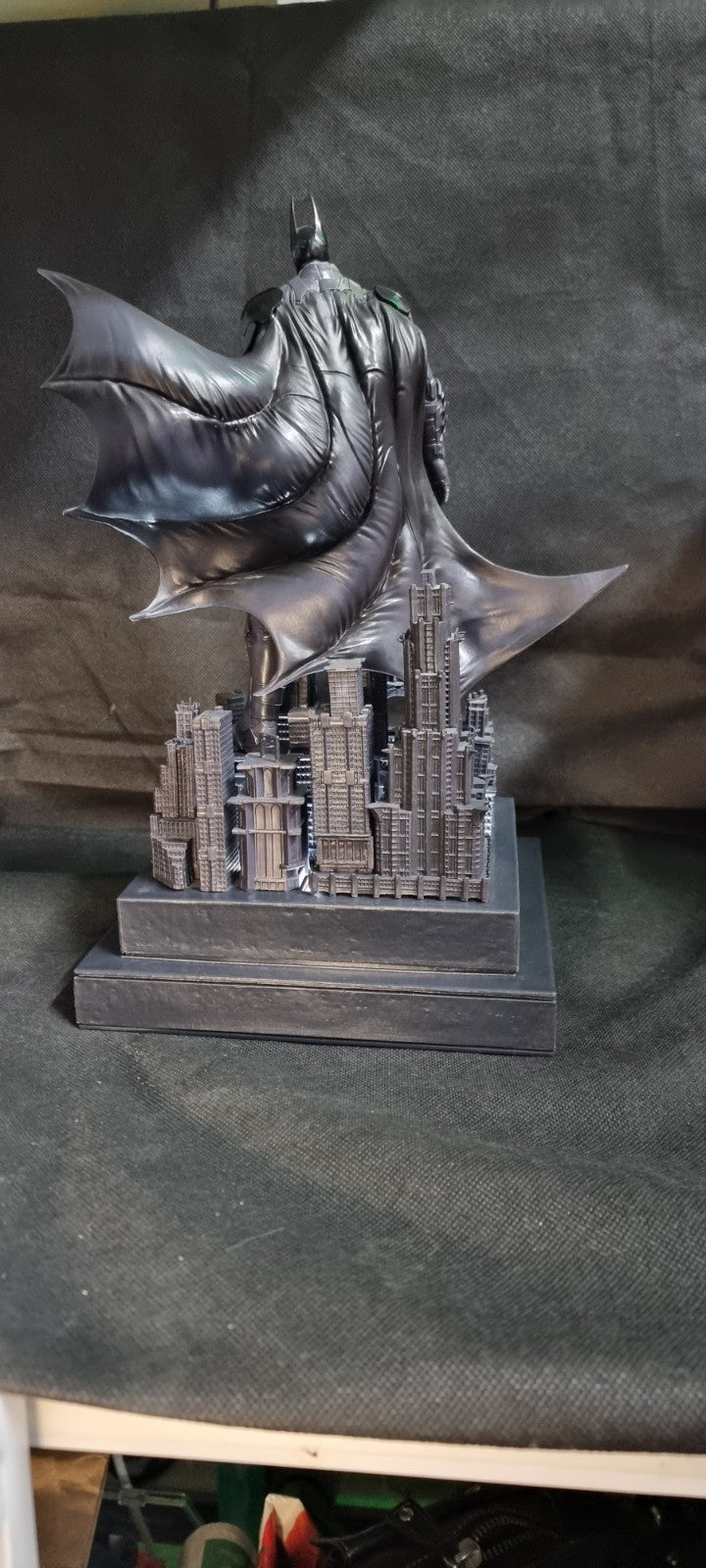 Batman Arkham Knight Limited Edition - PS4 Playstation 4 Statue, Book & Comic.