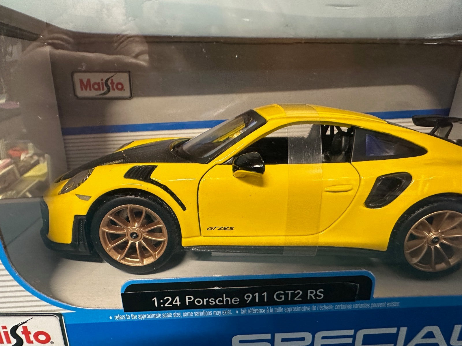 Maisto Special Edition Porsche 911 GT2 RS 1:24 Scale Diecast Model