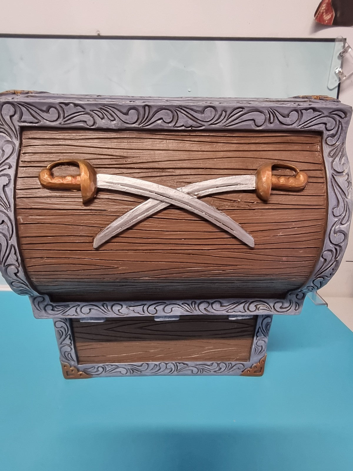 Disney Traditions by Jim Shore - Captain Hook Treasure Chest - Peter Pan Figurin