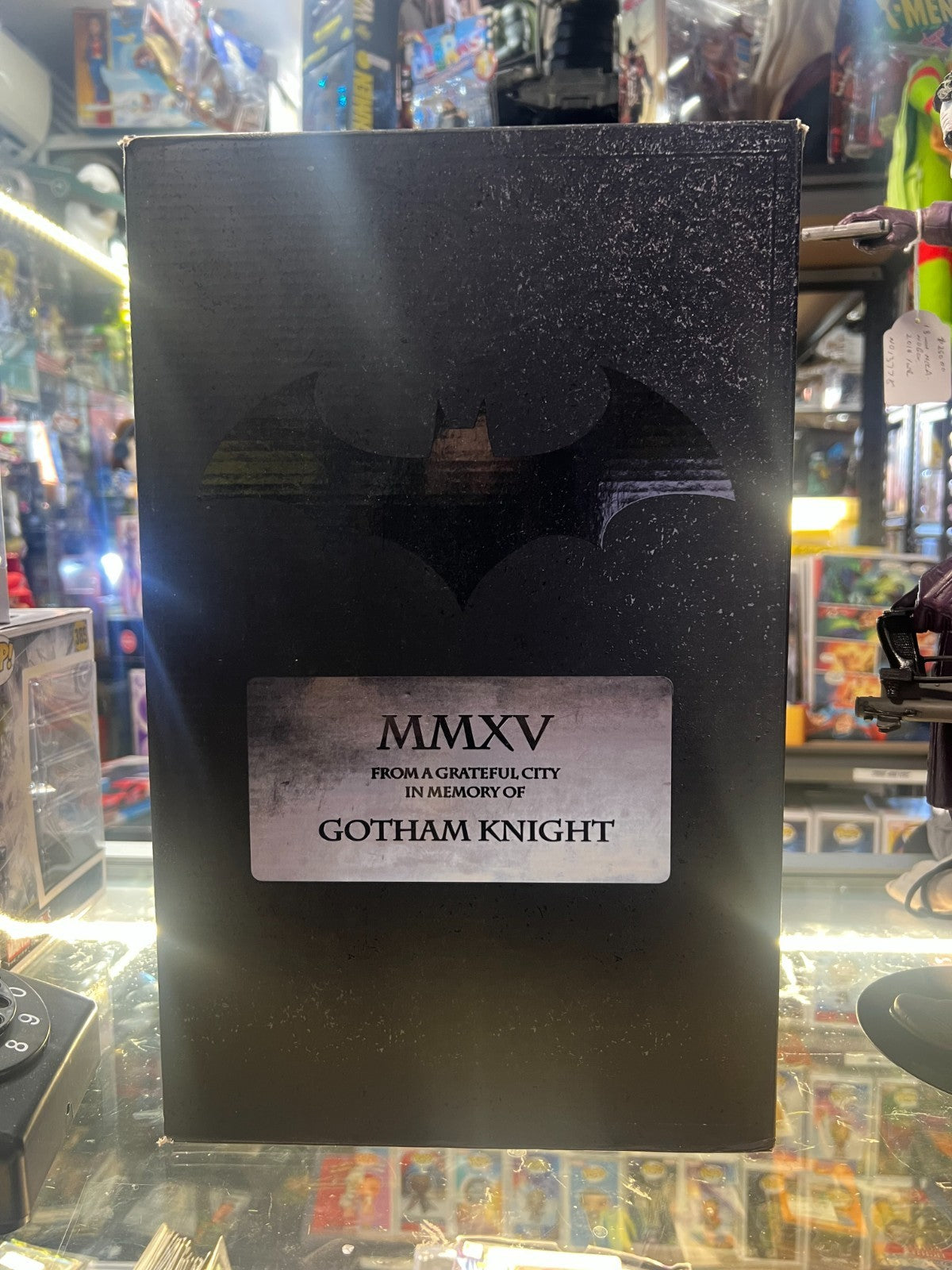 Batman Arkham Knight Collectors Statue Limited SteelBook Edition for PS4