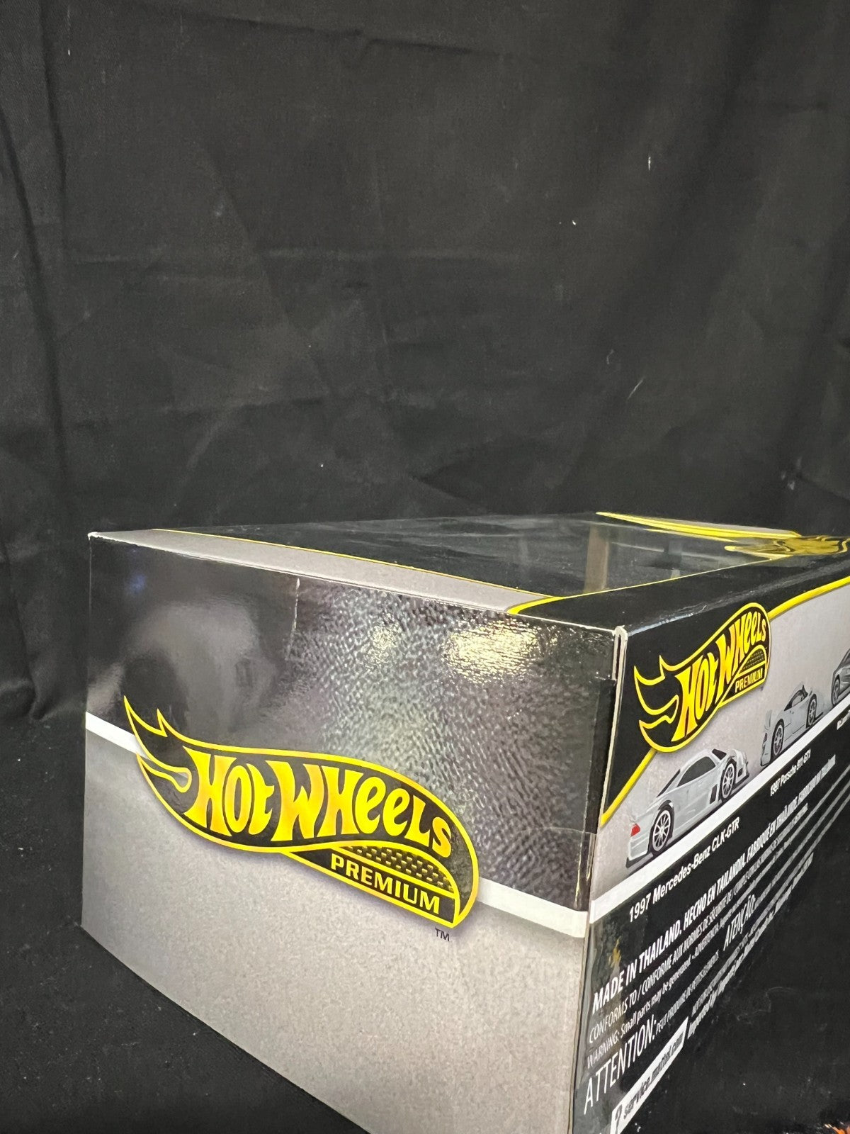 Hot Wheels Premium Collector Diorama 90s Supercars Set Porsche 911, CLK, McLaren