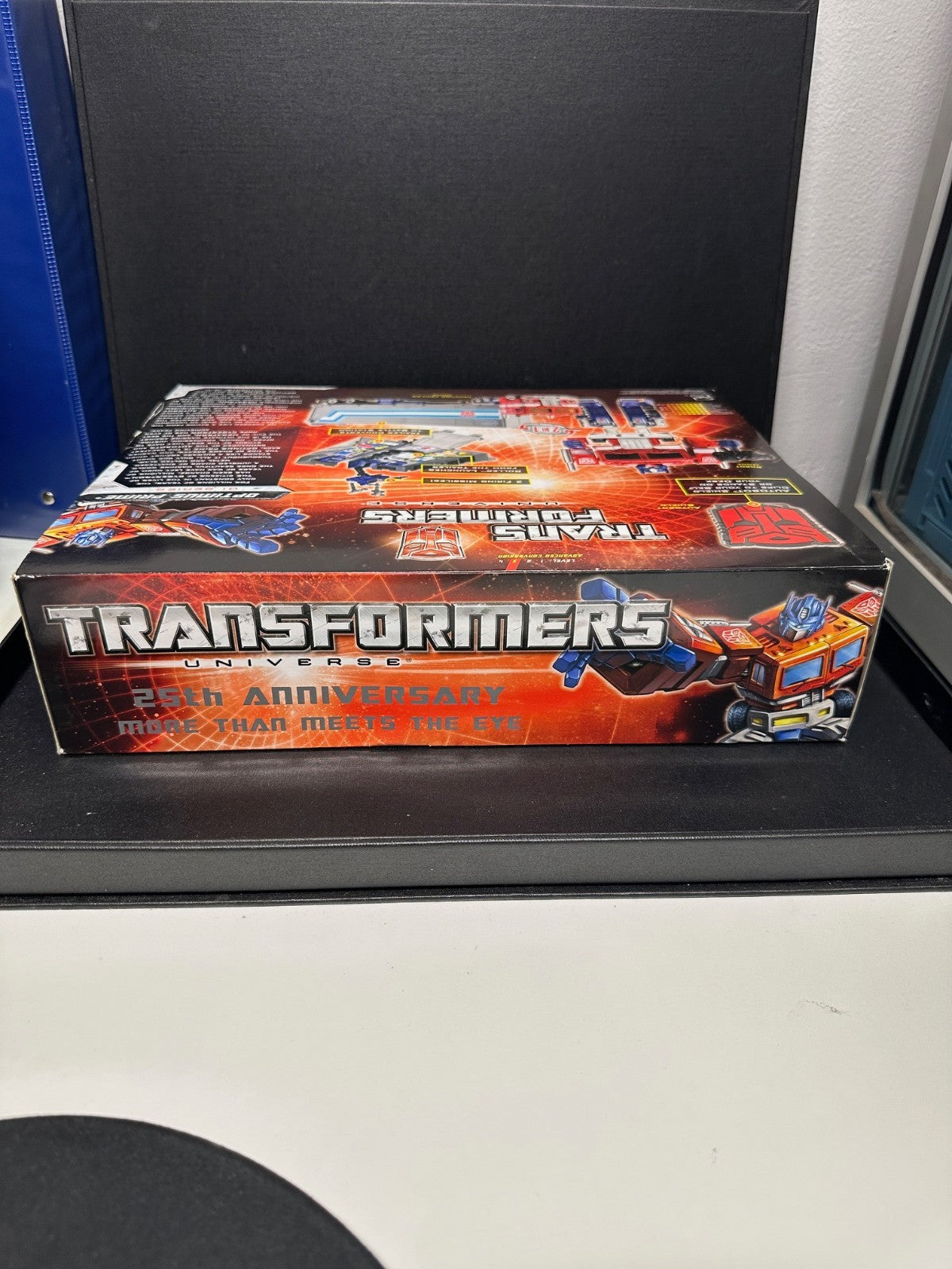 25th Anniversary G1 Optimus Prime Hasbro Transformers Universe Brand New rare