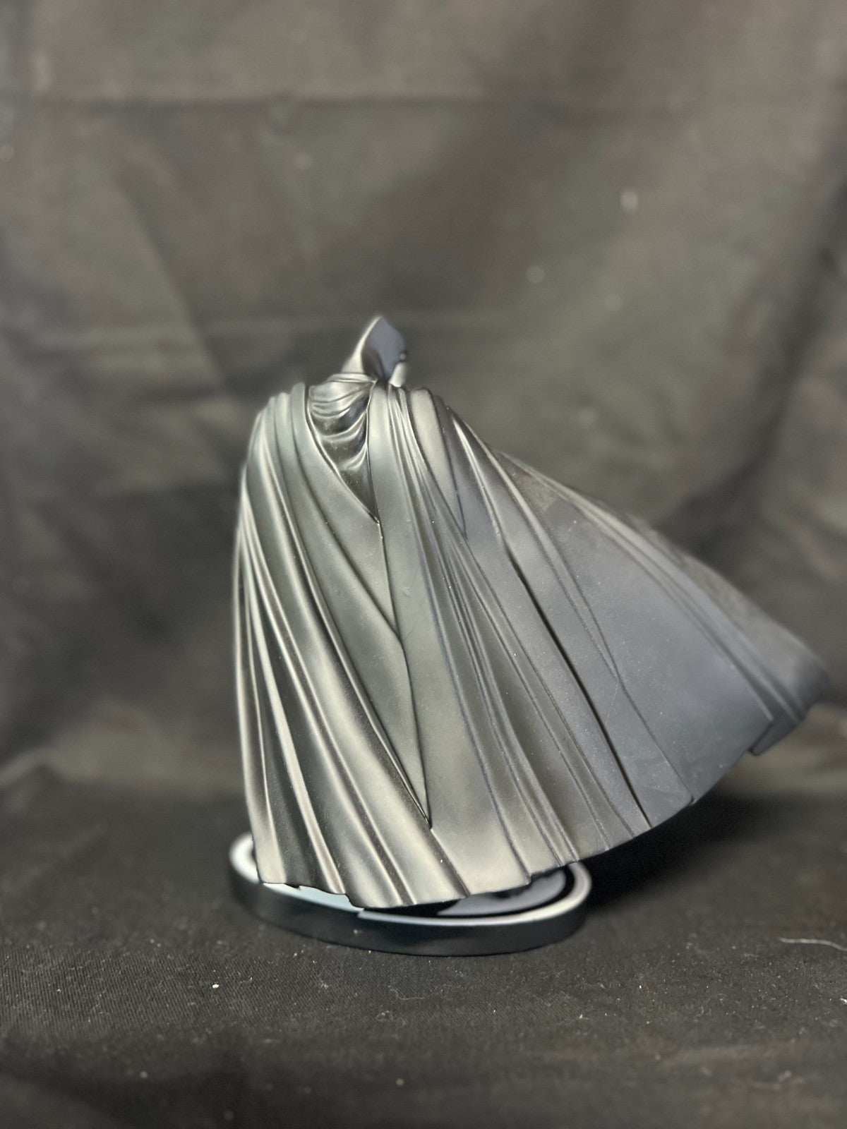 DC COLLECTIBLES BATMAN BLACK & WHITE STATUE BY FRANK MILLER SECOND EDITION