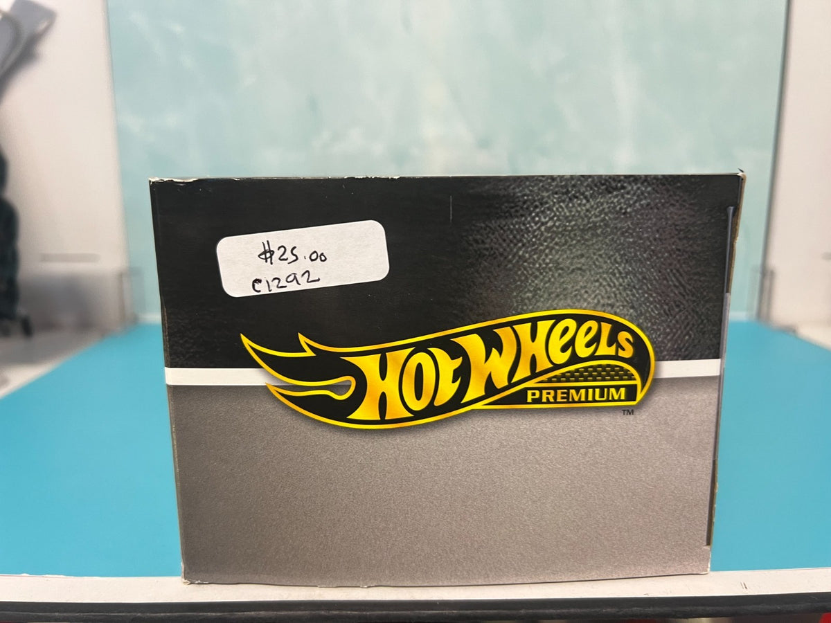 Hot Wheels - DieCast Premium Collector Fleet Street