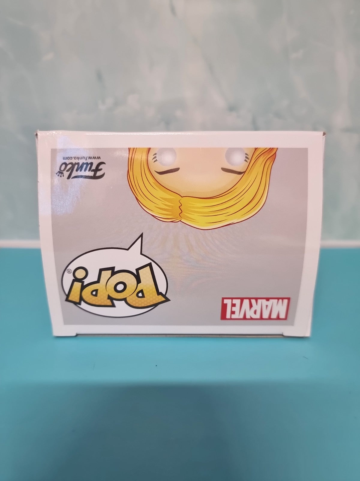 Funko Pop! CAPTAIN MARVEL Glow in the Dark Marvel Collector Corps