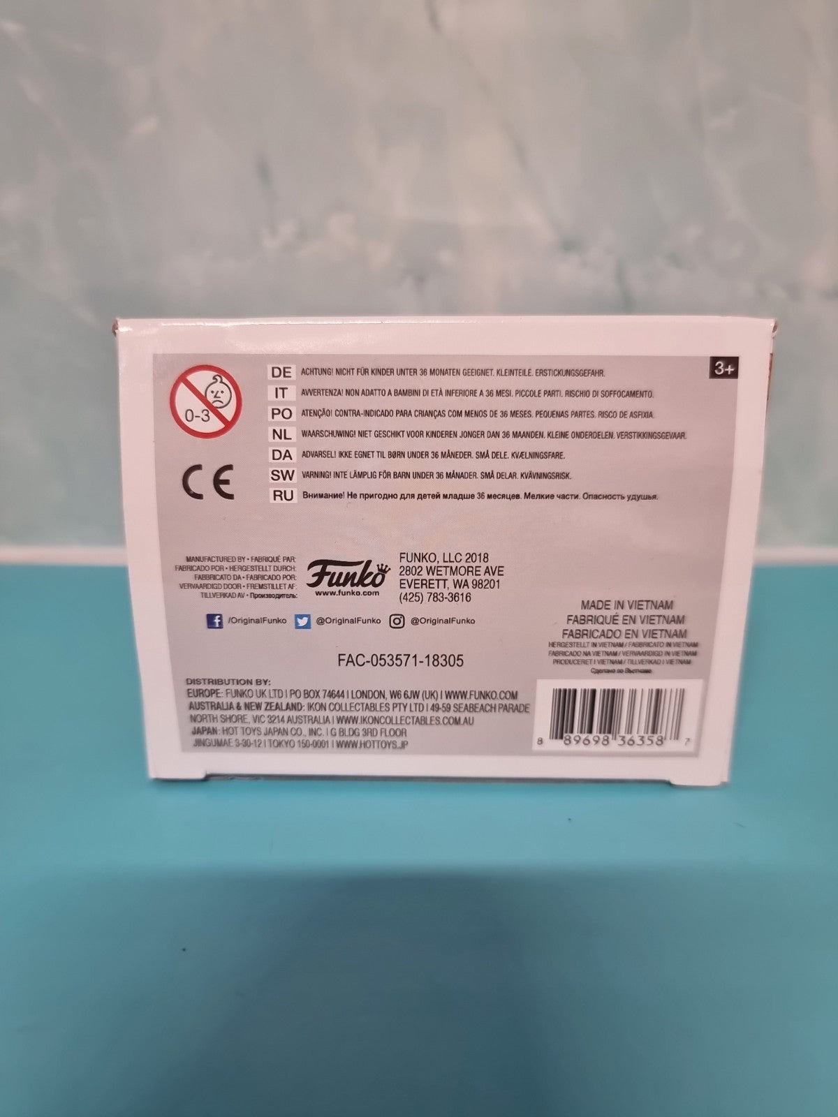 Funko Pop! CAPTAIN MARVEL Glow in the Dark Marvel Collector Corps