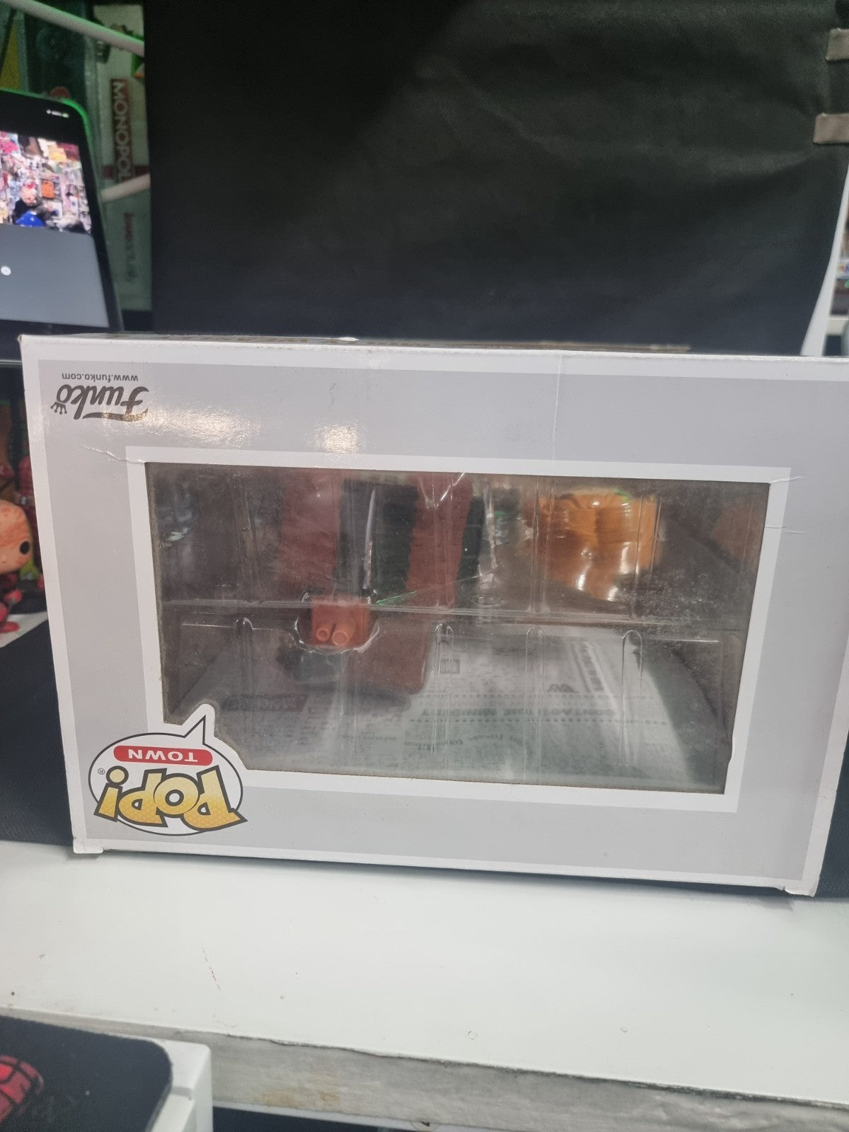 Funko Pop! Town The Burrow & Molly Weasley #16 NYCC 2020 Exclusive Harry Potter