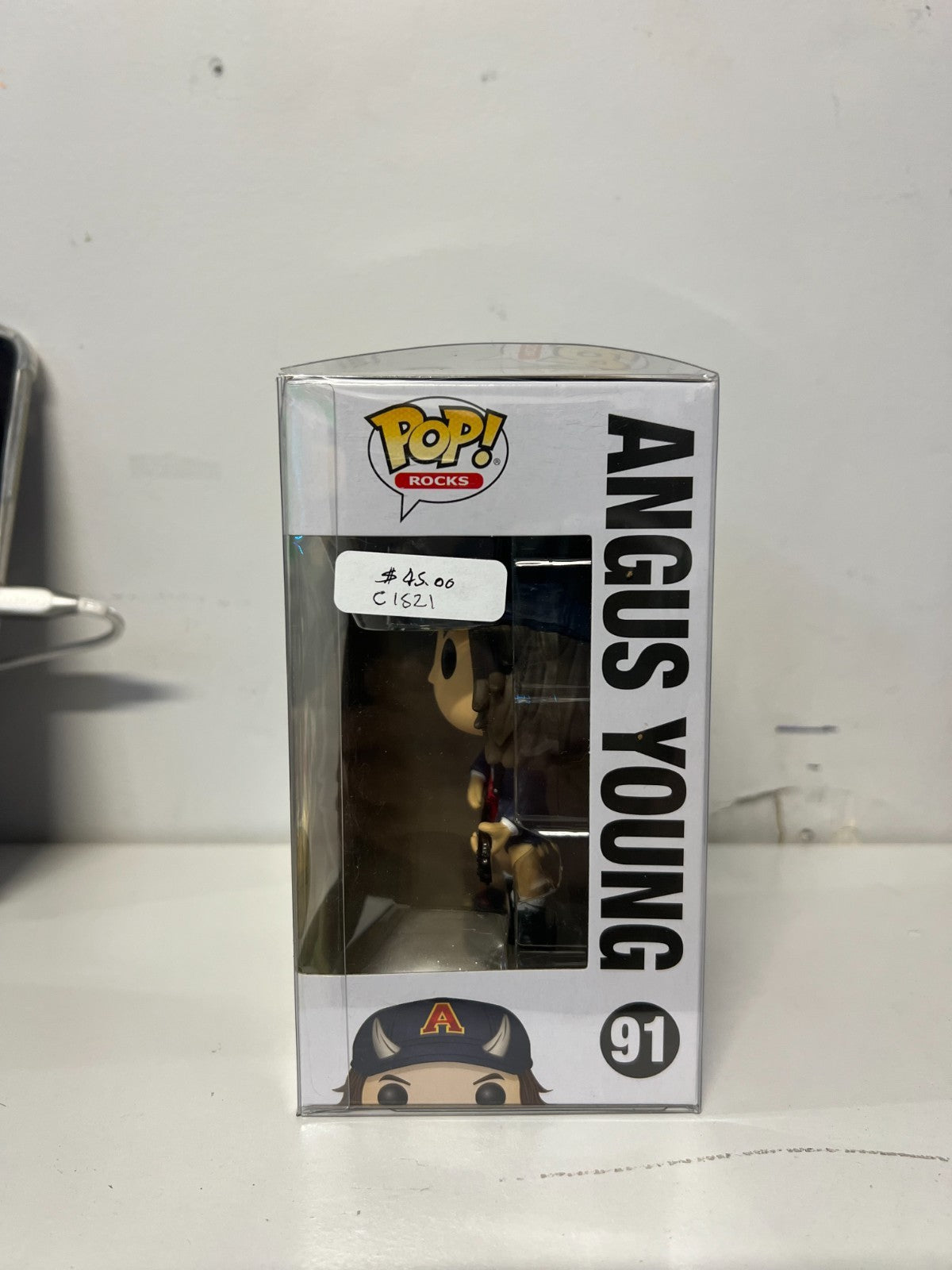 Funko Pop Vinyl Angus Young - # 91 (AC/DC) Sealed (ROCKS) NEW In Box + Protector