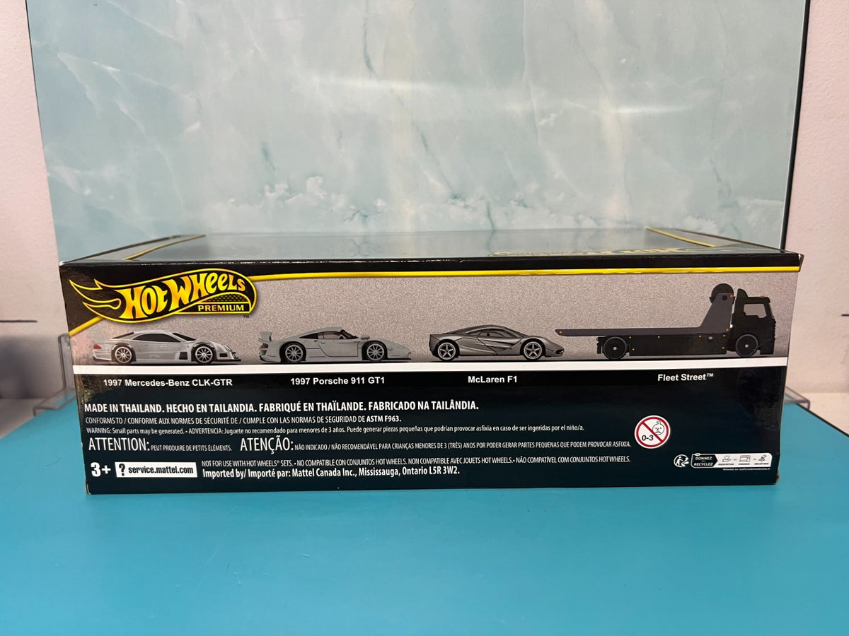 Hot Wheels - DieCast Premium Collector Fleet Street