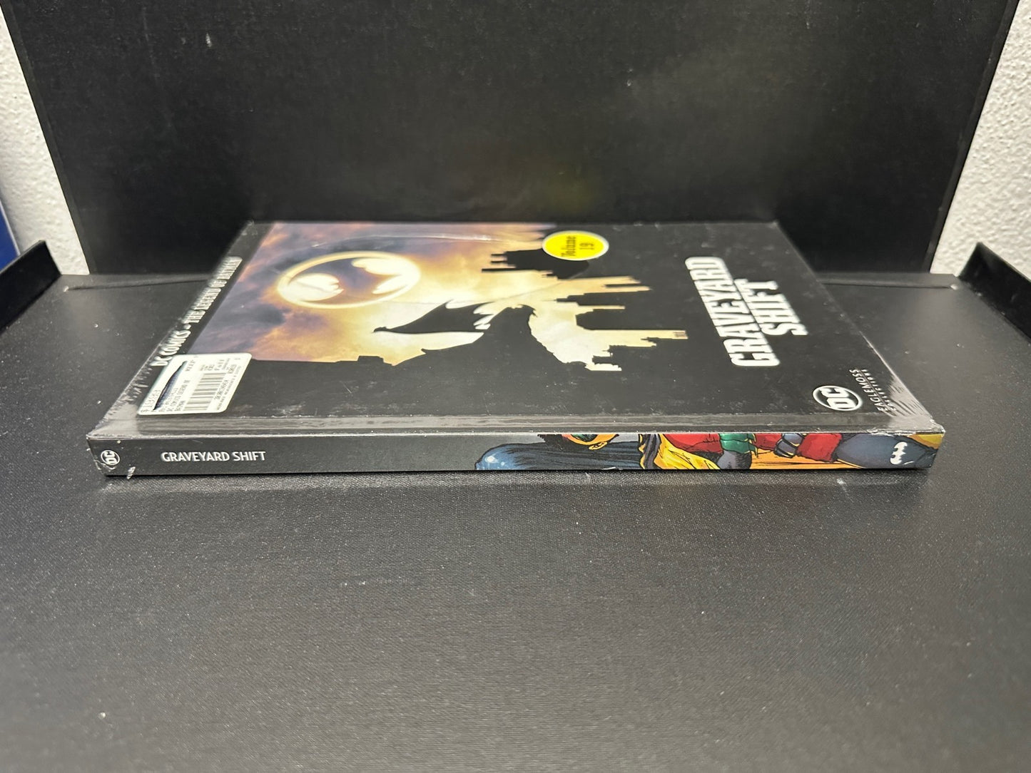 DC Comics The Legend of Batman Volume 19 Graveyard Shift Hardcover Eaglemoss
