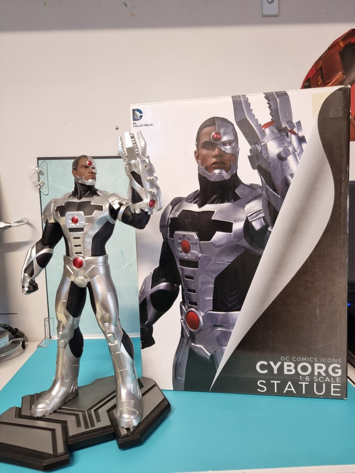 DC Comics Icons Cyborg Statue  #698/5200 DC Direct Collectibles-Justice League