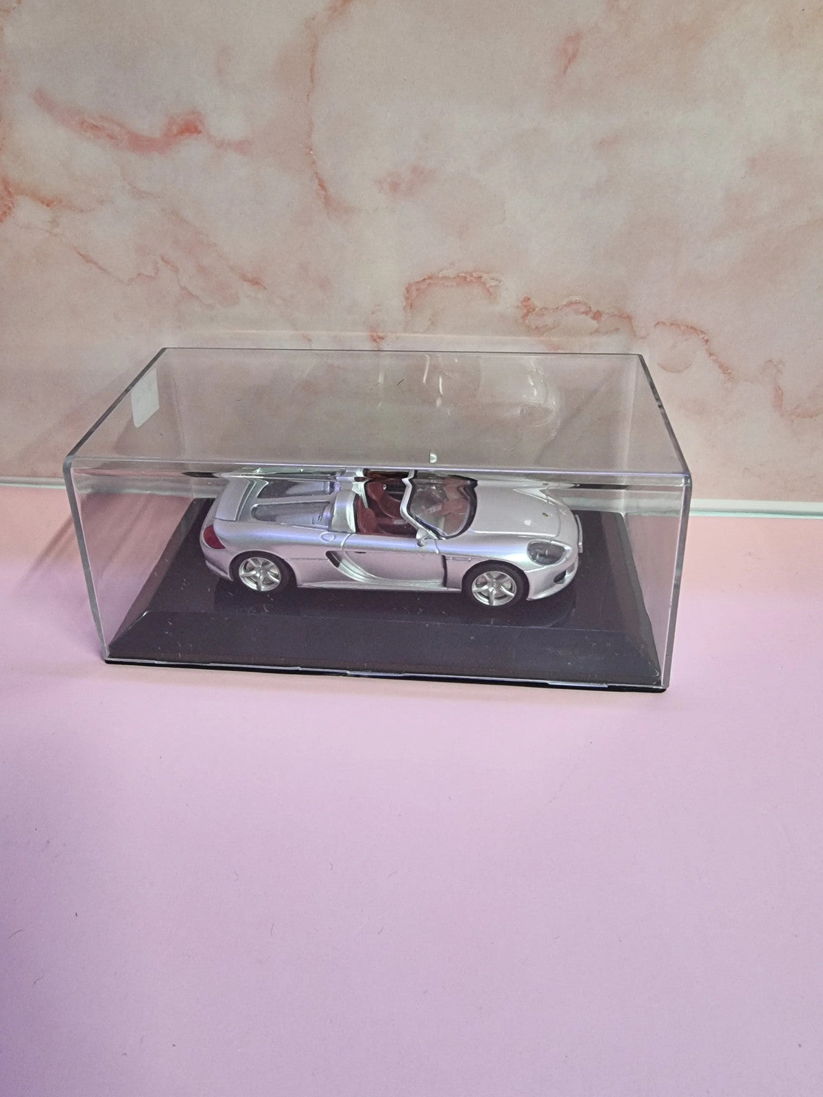 1/43 SCALE CLASSIC 2005 PORSCHE CARRERA GT SPORTS CAR DIECAST